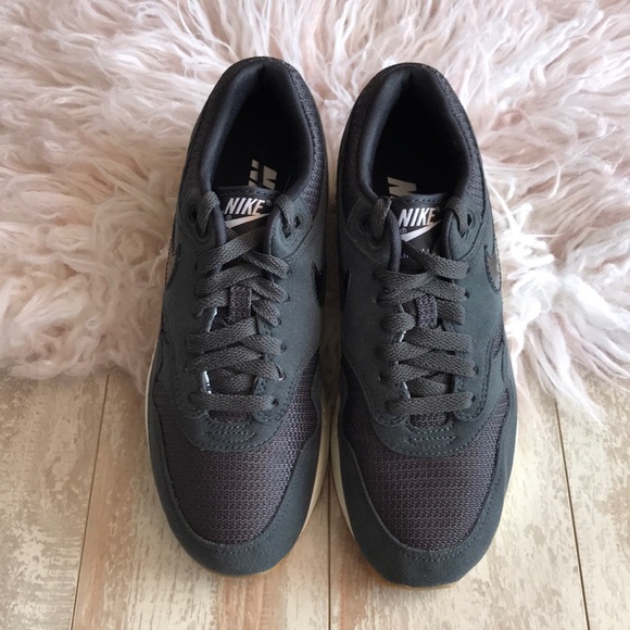 NWT Nike ID Air Max 1 Custom Grey - Picture 2 of 8